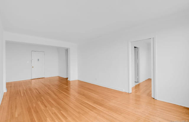 143-50 Hoover Avenue Gallery 4