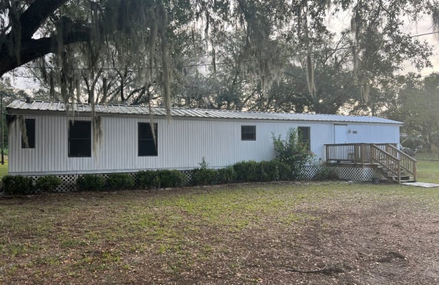 Country living in Lithia - 3310 Cindy Lynn Place, Hillsborough County, FL 33547