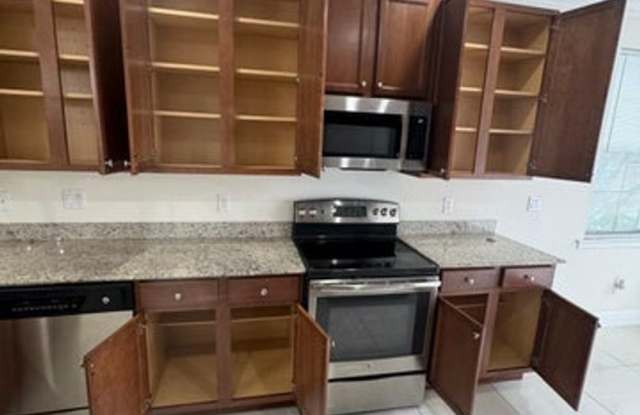 2723 NE 14th Street 108, Pompano Beach, FL 33062 - 3590 photos photos