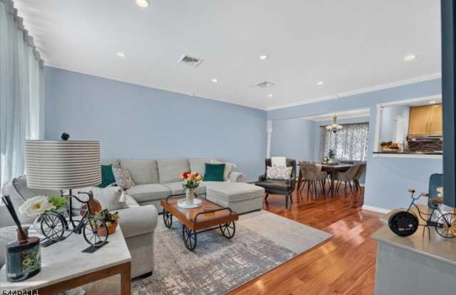 26 Cedar Dr Gallery 2