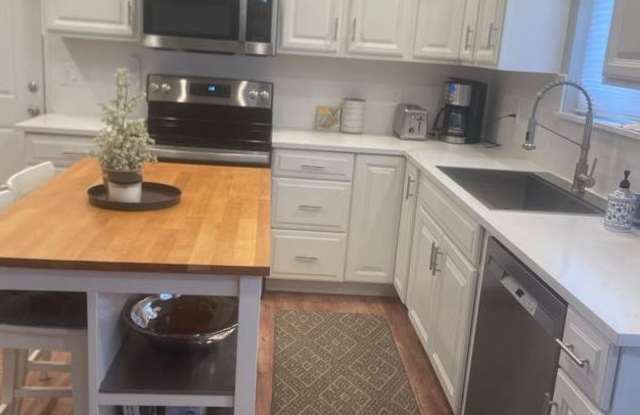 241 S Quadrant St photos photos