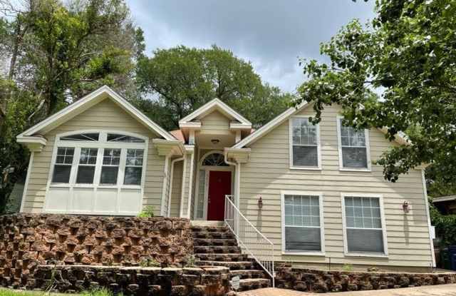 SPACIOUS, UPGRADED HOME IN CENTRAL AUSTIN photos photos
