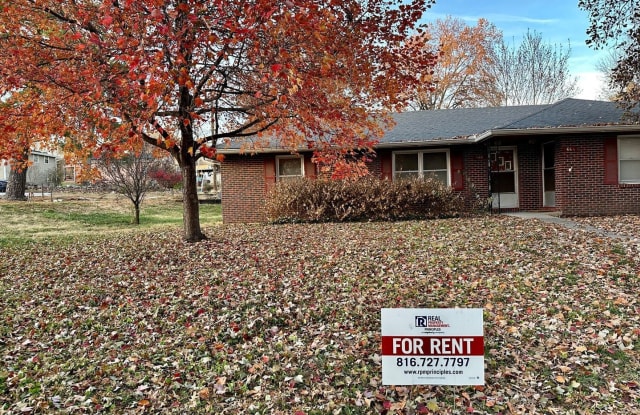 666 Evergreen St. - 666 Evergreen Street, Leavenworth, KS 66048