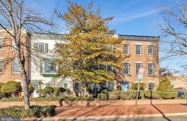 1248 C Street SE unit: A photos photos