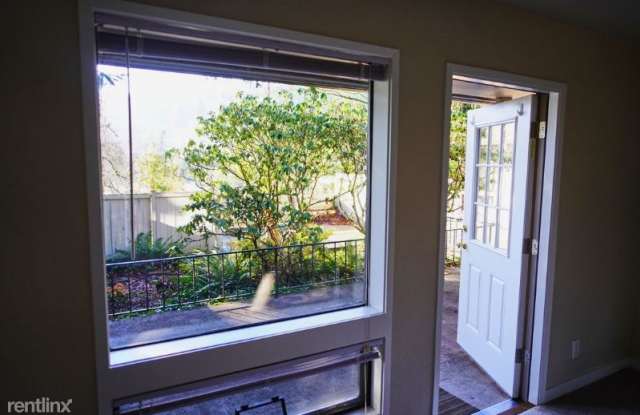 9619 NE Riverbend Drive 0-A Gallery 4