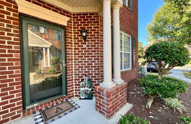 Beautifully Maintained Condo In Ridgely Manor! Gallery 1