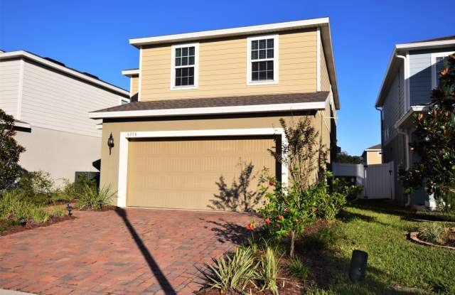 4 bedroom 2.5 baths Single Family Home For Rent at 4358 Silver Creek Street Kissimmee, FL 34744 photos photos