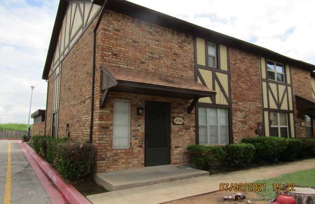 MACARTHUR AREA!! PETS NEGOTIABLE WITH OWNER APPROVAL! photos photos
