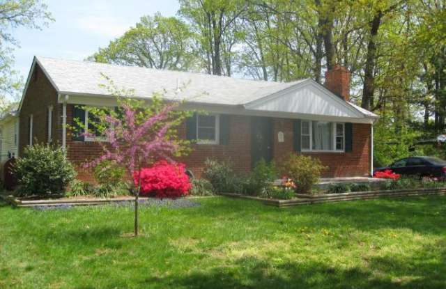 5911 PRATT ST - 5911 Pratt Street, Rose Hill, VA 22310