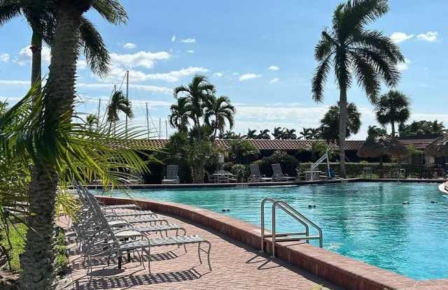 25000 Tamiami Trl E unit: F-179 photos photos