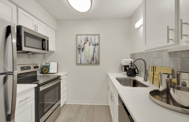Canopy Creek Apartments Gallery 3