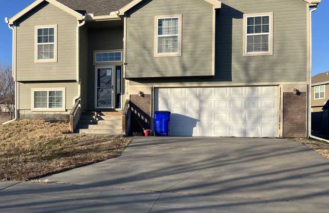 3112 Oakwood Dr photos photos
