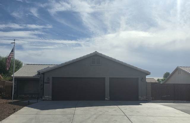 For Rent – Beautiful 3-Bedroom Home with 3-Car Garage & RV Parking! Gallery 1