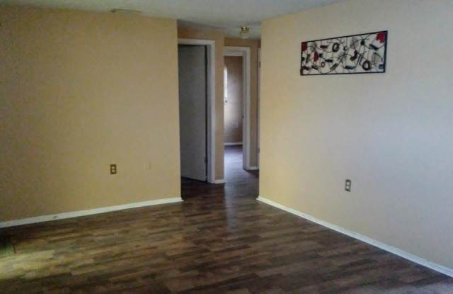 1420 Dartmouth Dr Gallery 2