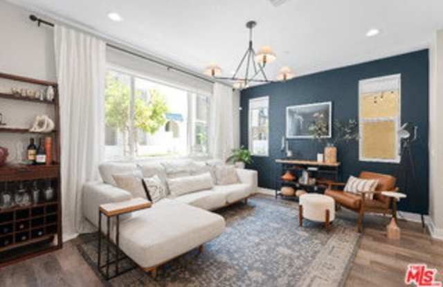 616 Daniel Freeman Circle Gallery 3