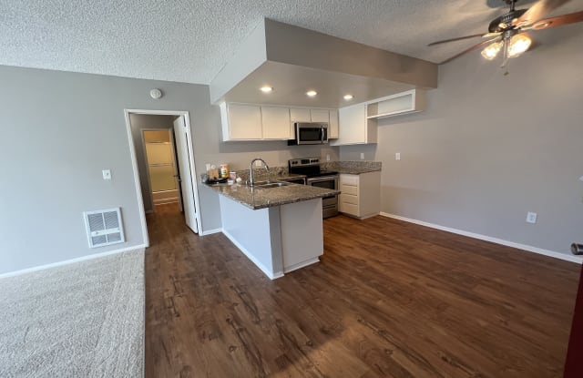 Cross Roads Apartments Gallery 2