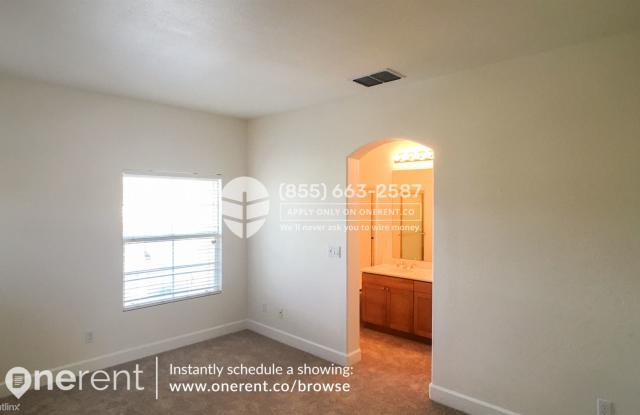 881 Towne Dr Gallery 3