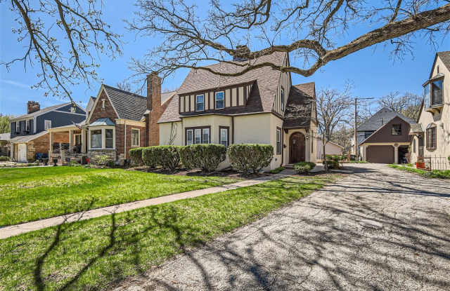 818 N Spring Avenue - 818 North Spring Avenue, La Grange Park, IL 60526