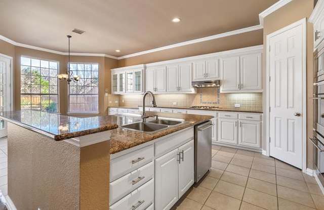 5209 Tennington Park Gallery 2