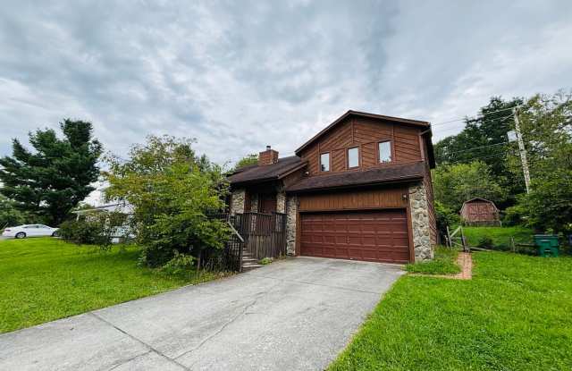 3 Bedroom 2.5 Half Bath Townhouse with 1 Car Garage photos photos