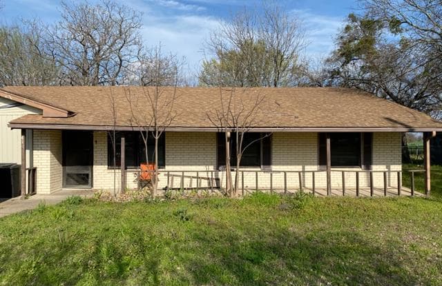 415 N Dallas Street - 415 North Dallas Road, Palmer, TX 75152