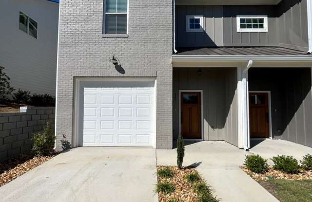 New 3/2.5 Townhouse in Downtown Rome $2,295 Gallery 3
