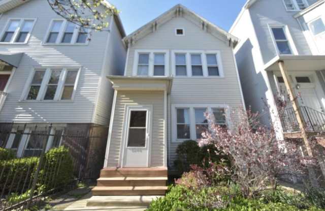 1246 Diversey photos photos