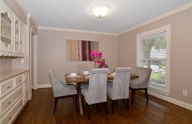 7736 Woodstone Lane Gallery 3