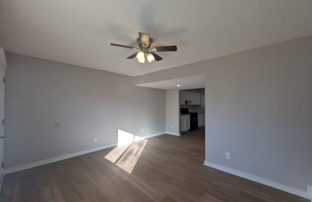 2/1 Remodeled Apartments in Cave City photos photos