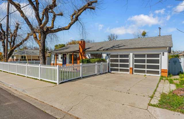 3 Bedroom / 2 Bathroom Home available in Modesto - 1415 W Roseburg Ave photos photos