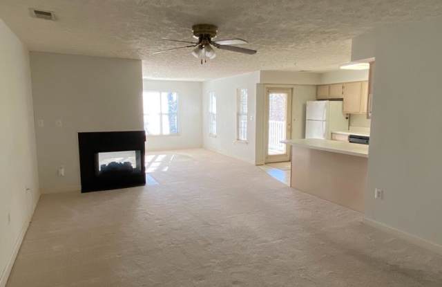 613 ADMIRAL DR #207 Gallery 2