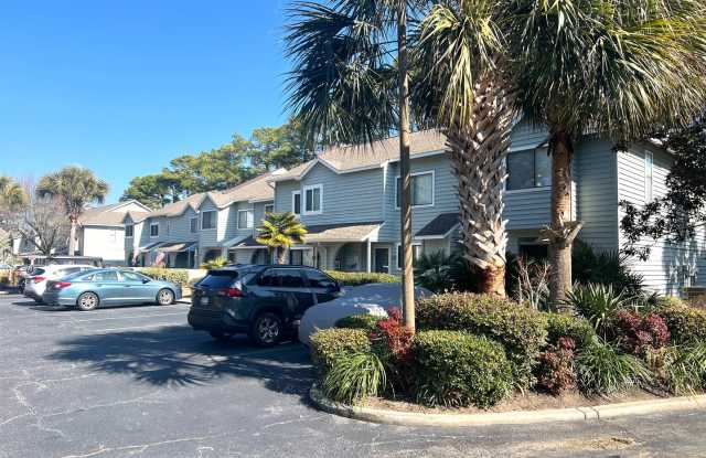 Stunning and Spacious 2 Bedroom, 2.5 Bath, Town Home With Sunroom and Deck! photos photos