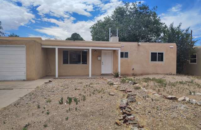 COMING SOON- Newly remodeled - 3 Bed - 1 Bath Aprox 1300 sq ft - San Pedro/Indian School photos photos