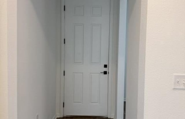 915 CEDAR SLOUGH Drive Gallery 3