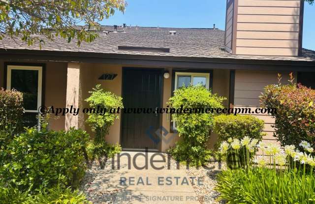 Charming 3-Bedroom Home in Prime West Sac Location! Gallery 3