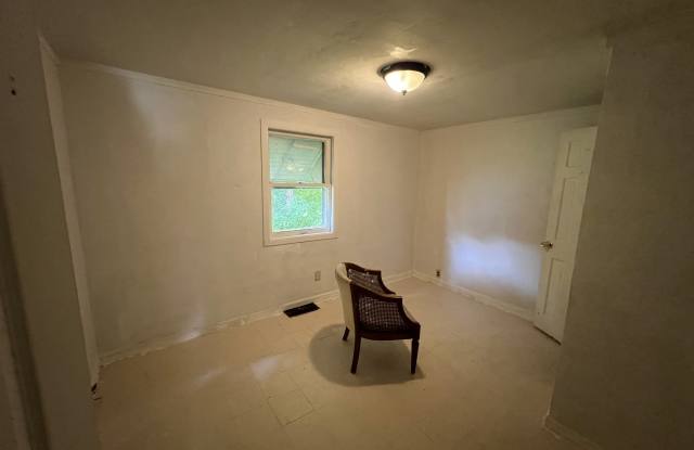1287 East Willard Ave - 1287 East Willard Avenue, Decatur, IL 62521