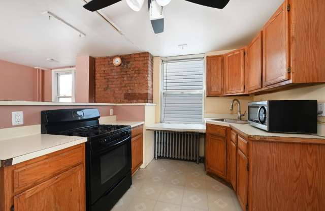 319 5TH ST - 319 5th Street, Union City, NJ 07087