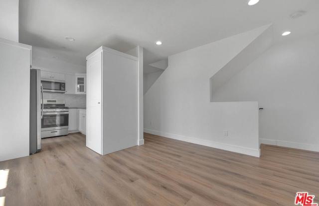 1013 N Wilton Pl photos photos