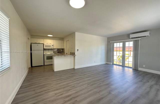 1413 N Dixie Hwy photos photos