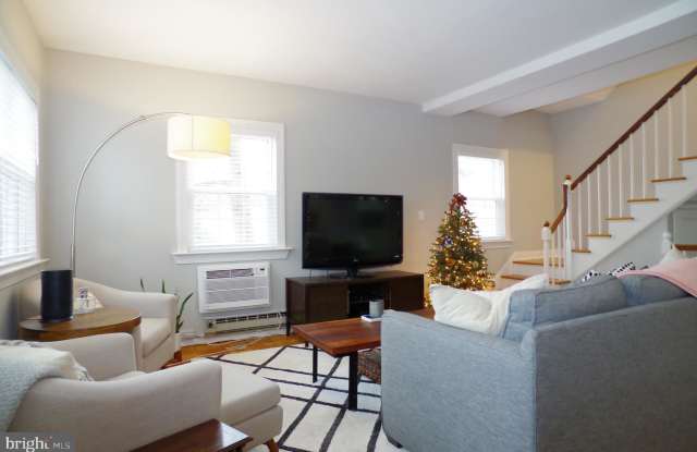 3736 HOLMES LANE Gallery 4