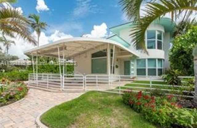 3327 Northeast 15th Court - 3327 Northeast 15th Court, Fort Lauderdale, FL 33304