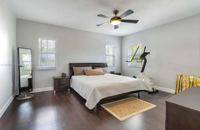 118 Zamora Avenue Gallery 4