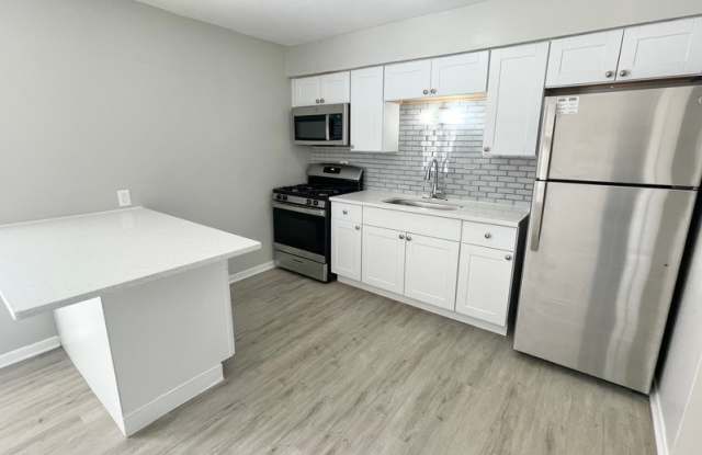 1721 E Roosevelt Rd photos photos