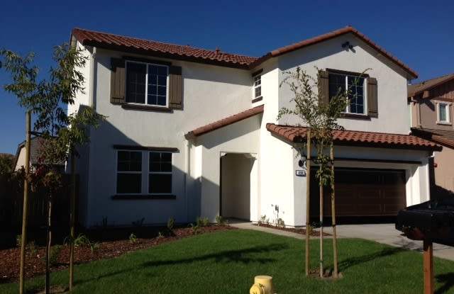 STUNNING 5 BEDROOM, 3 BATHROOM HOME WITH UPDATED KITCHEN AND BATHS! STAINLESS APPLIANCES AND GRANITE COUNTERS! GUEST BEDROOM AND BATHROOM DOWNSTAIRS! photos photos