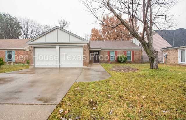 1702 Crimson Court - 1702 Crimson Court, Arlington, TX 76018