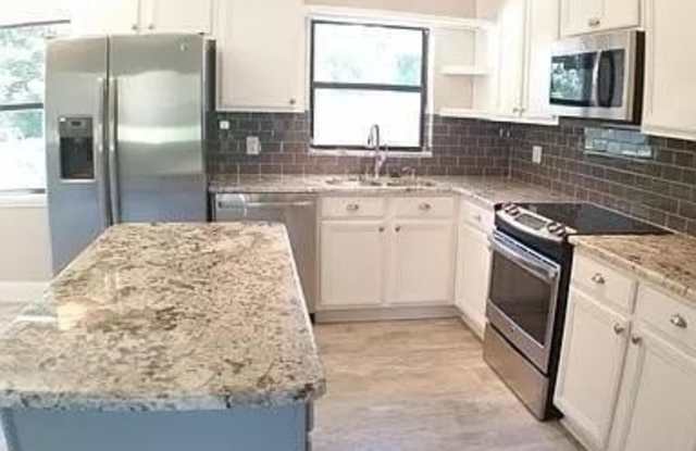 1012 N 6TH Avenue photos photos