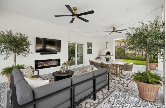 930 34th St photos photos