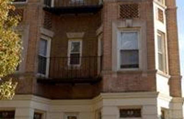 Fenway 4 Bed – Heat & Hot Water Included – Cat Friendly – No Fee – 6/1 - 38 Hemenway Street, Boston, MA 02115