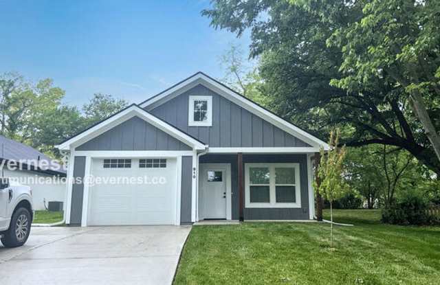 910 South Pope Avenue photos photos