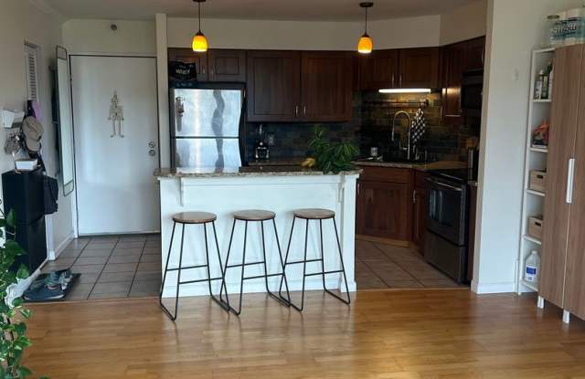 Stunning City-View Condo in the Heart of Denver Gallery 3